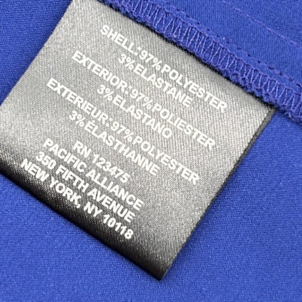 Tahari Arthur S. Levine Blue Sleeveless V-Neck Blouse Top Womens Quiet Luxury - Picture 6 of 7